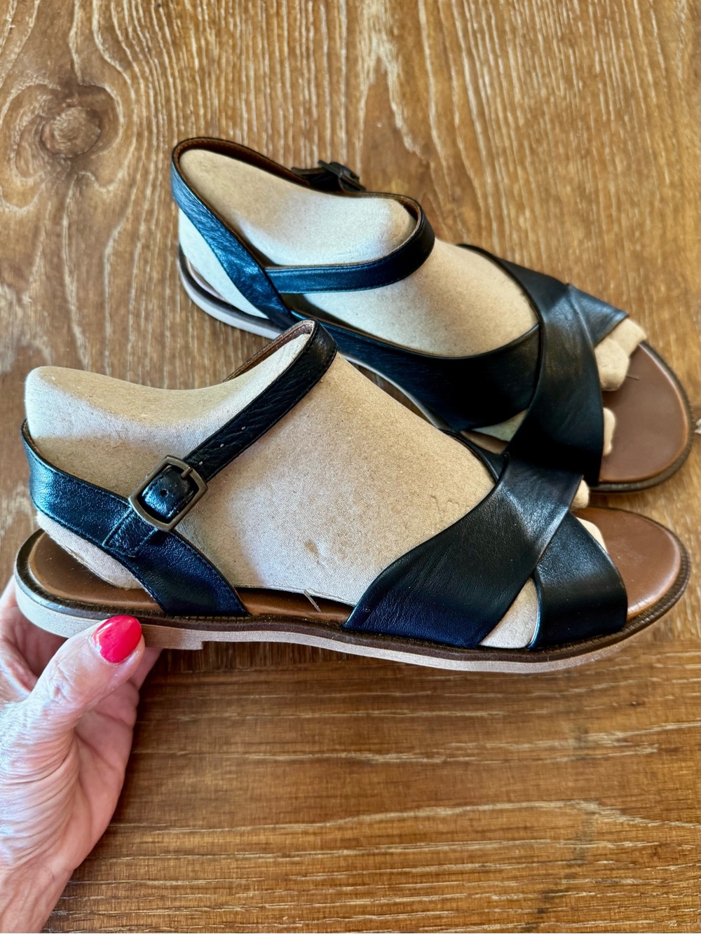 Bueno Harmony black flat sandals 8 - Picture 3 of 13